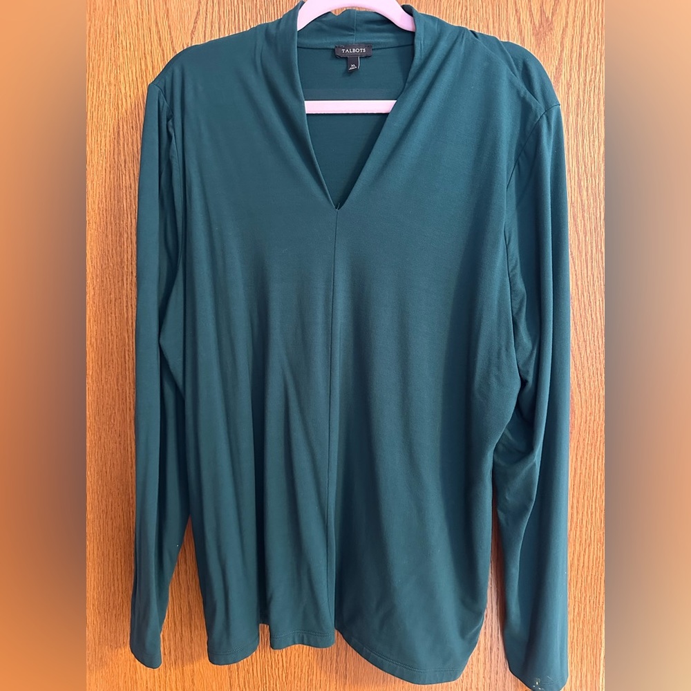 Ladies Talbots XL heavy jersey vneck long sleeve top. Dark green.